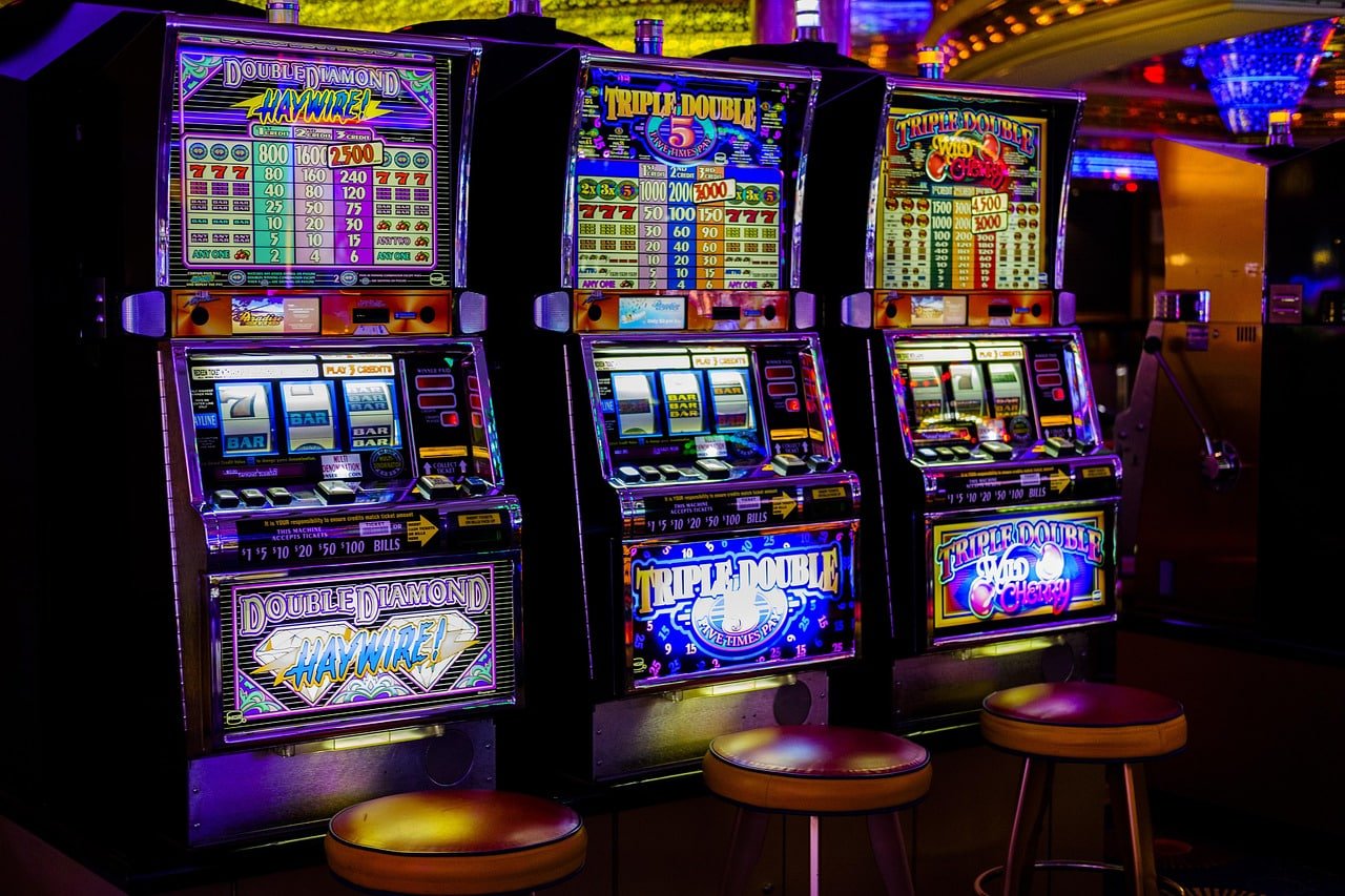 Philippines player browsing live casino tables on okebet com